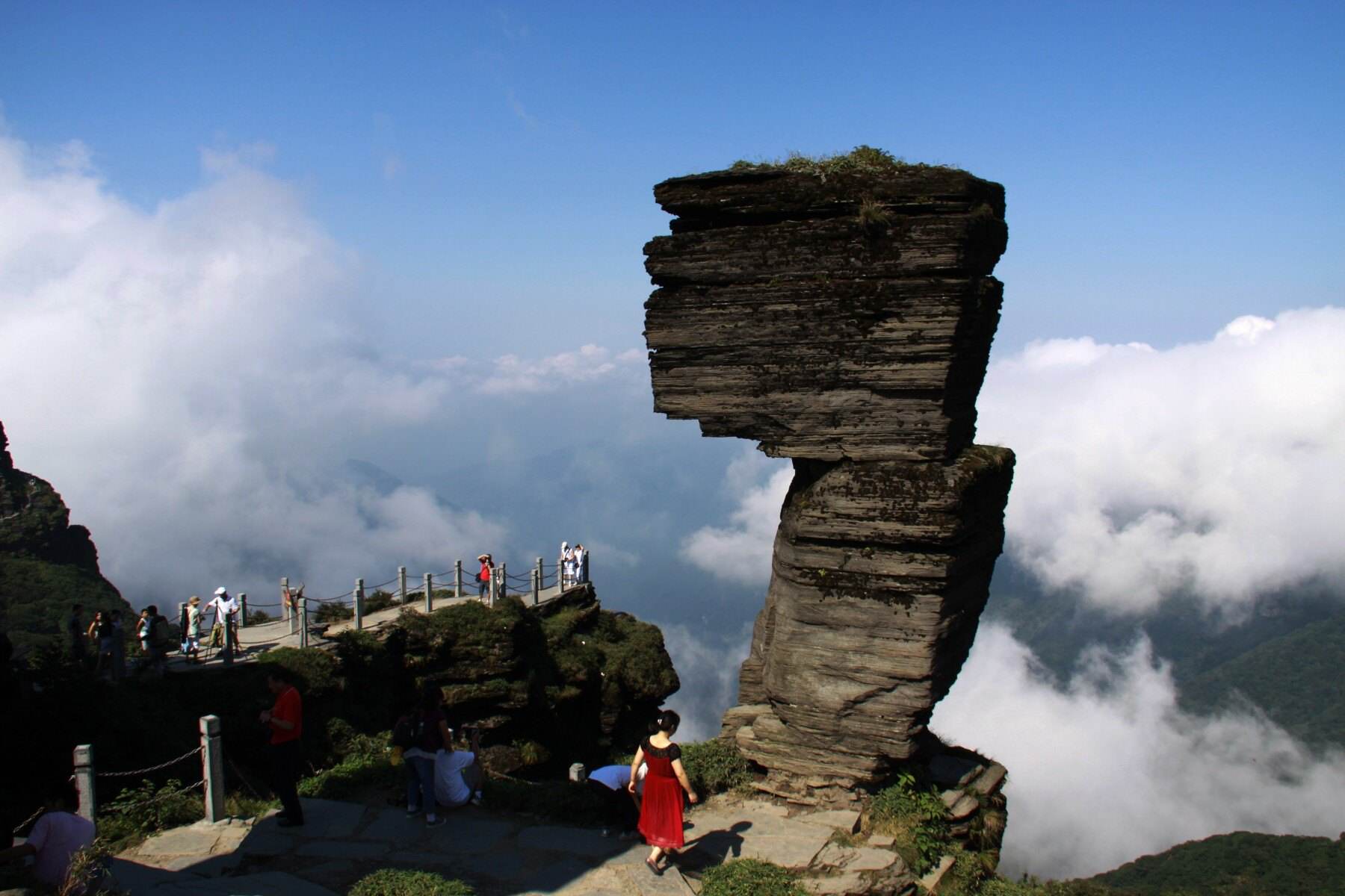 D27：貴北山水情9日---梵凈山、遵義、雙河洞國家地質公園、茅臺鎮、赤水（十丈洞瀑布、佛光巖、四道溝瀑布、丙安古鎮）、百里杜鵑  雙臥9日 ↑（◆◆◆赤水升級為四星/四鉆酒店） 